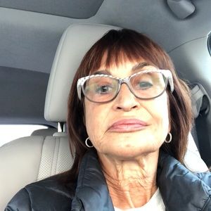 Meet your Posher, Carol